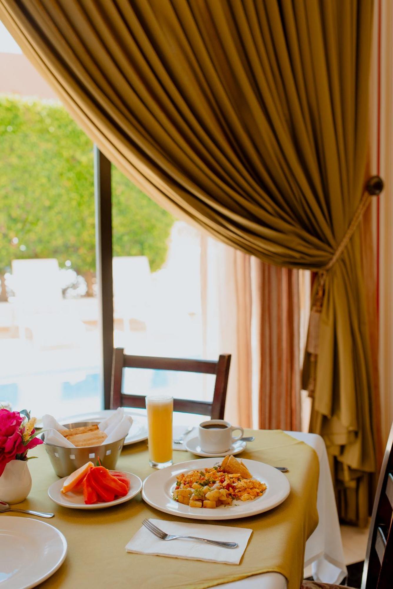 Hotel Plaza Кампече Екстериор снимка